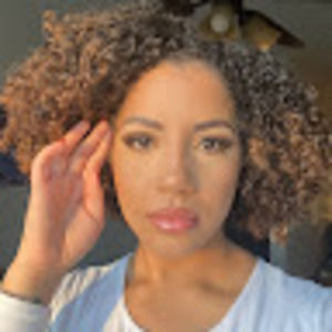 Meet your Posher, Devan